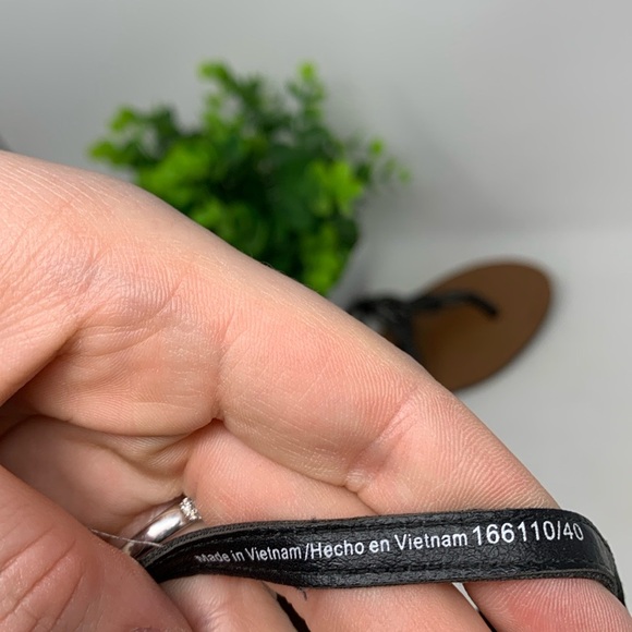 American Eagle Black leather studded Thong Strap Sandals - Picture 6 of 7